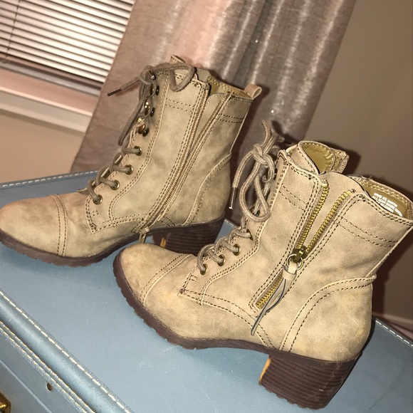 olive green combat boots